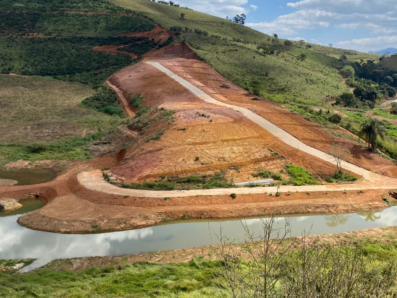 Vias de acesso e infraestrutura